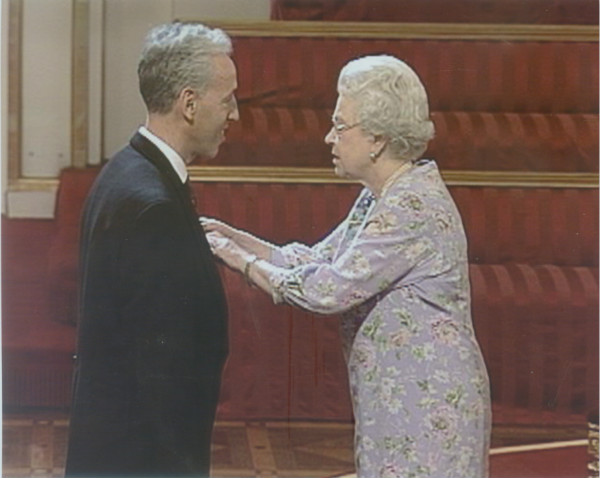 William Lindsay awarded the "Friendship of the British Empire" award by Queen Elizabeth