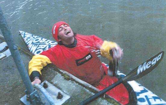 Tim Fitzhigham paddles Paper Boat down River Thames (arrival in London)