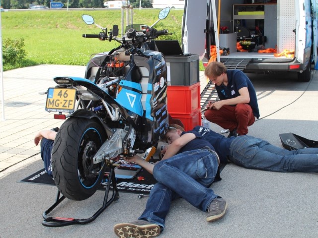 storm-electric-motorbike-technical-problems-in-vienna-small